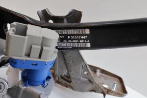 Gebruikte Rempedaal Volvo V60 I (FW/GW) 2.4 D6 20V Plug-in Hybrid AWD Prijs € 275,00 Margeregeling aangeboden door Auto Demontage Elferink B.V.