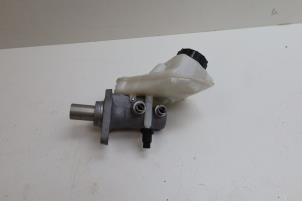 Gebruikte Hoofdremcilinder Volvo V60 I (FW/GW) 2.4 D6 20V Plug-in Hybrid AWD Prijs € 50,00 Margeregeling aangeboden door Auto Demontage Elferink B.V.