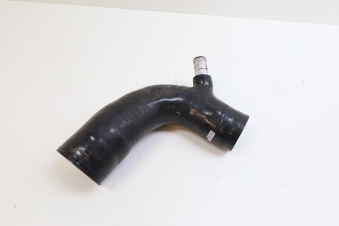 Gebruikte Intercooler Slang Saab 9-3 I (YS3D) 2.0t 16V Prijs € 75,00 Margeregeling aangeboden door Auto Demontage Elferink B.V.