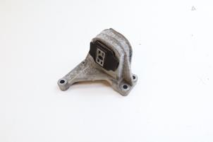 Gebruikte Motorrubber Volvo S80 (TR/TS) 2.4 SE 20V 170 Prijs € 25,00 Margeregeling aangeboden door Auto Demontage Elferink B.V.