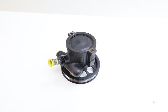 Gebruikte Pomp Servo Saab 9-3 I (YS3D) 2.0t 16V Prijs € 125,00 Margeregeling aangeboden door Auto Demontage Elferink B.V.