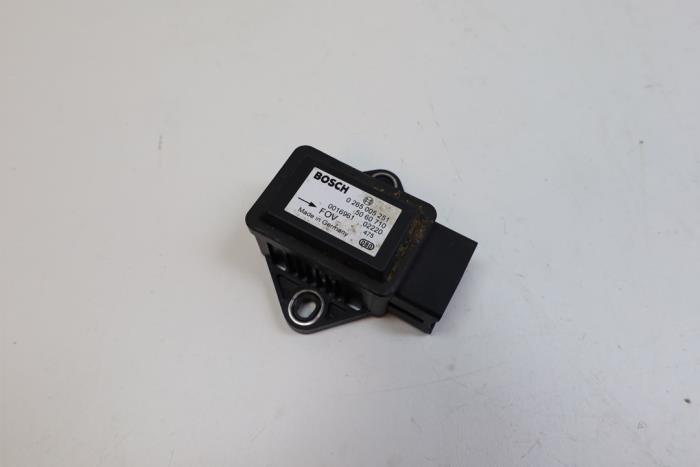 Gebruikte Gier sensor Saab 9-5 Estate (YS3E) 2.3 Turbo 16V Aero TS Prijs € 50,00 Margeregeling aangeboden door Auto Demontage Elferink B.V.
