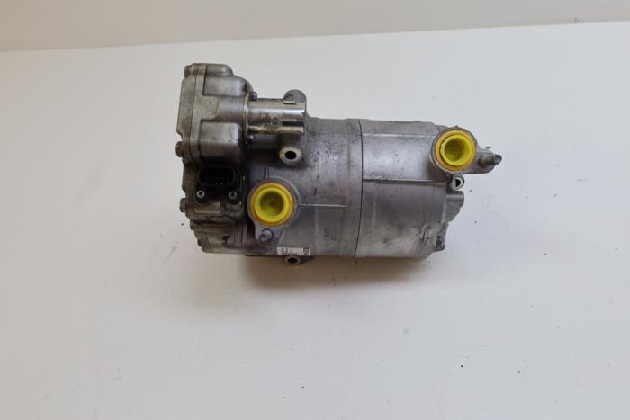 Gebruikte Pomp Airco Lynk &amp; Co 01 1.5 PHEV Prijs € 450,00 Margeregeling aangeboden door Auto Demontage Elferink B.V.