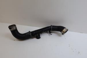 Intercooler Buis van een Volvo XC60 II (UZ) 2.0 T5 16V AWD 2021