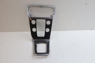 Gebruikte Dashboard sierlijst Volvo V40 (MV) 2.0 D2 16V Prijs € 85,00 Margeregeling aangeboden door Auto Demontage Elferink B.V.