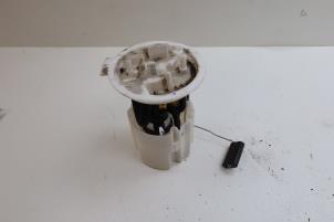 Gebruikte Brandstofpomp Elektrisch Volvo V40 (MV) 2.0 D2 16V Prijs € 50,00 Margeregeling aangeboden door Auto Demontage Elferink B.V.