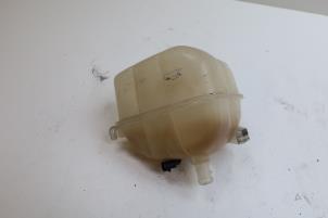 Gebruikte Expansievat Opel Vectra C 1.8 16V Prijs € 25,00 Margeregeling aangeboden door Auto Demontage Elferink B.V.