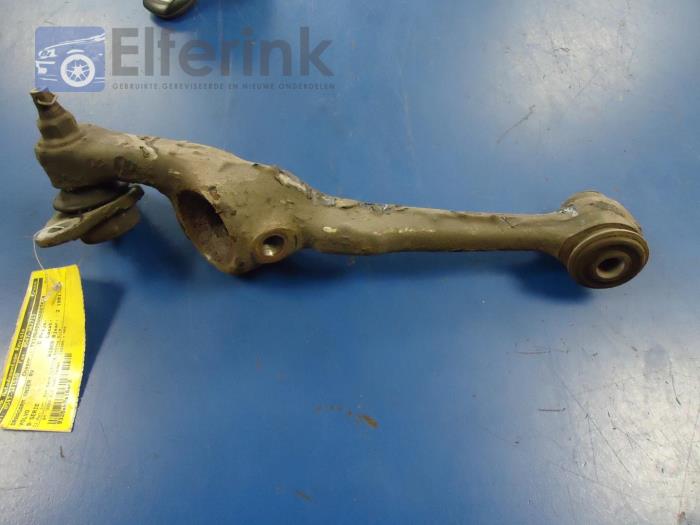 Front lower wishbone, right Volvo 9-Serie
