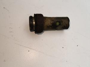 Gebruikte Oliedruk Schakelaar Volvo 440 1.9 DL/GLE TD Prijs € 25,00 Margeregeling aangeboden door Auto Demontage Elferink B.V.