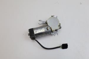 Gebruikte Schuifdak Motor Volvo S70 2.5 10V Prijs € 50,00 Margeregeling aangeboden door Auto Demontage Elferink B.V.