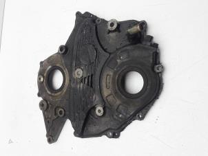 Gebruikte Distributiedeksel Saab 9-5 Estate (YS3E) 3.0 TiD V6 24V Prijs € 75,00 Margeregeling aangeboden door Auto Demontage Elferink B.V.