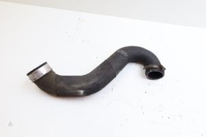 Gebruikte Intercooler Slang Mercedes B (W245) 2.0 B-200 16V Turbo Prijs € 35,00 Margeregeling aangeboden door Auto Demontage Elferink B.V.