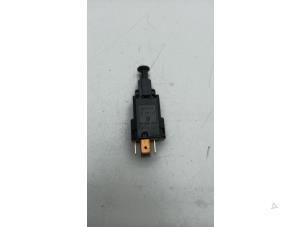 Gebruikte Remlicht Schakelaar Saab 9-5 Estate (YS3E) 2.0t 16V Prijs € 25,00 Margeregeling aangeboden door Auto Demontage Elferink B.V.