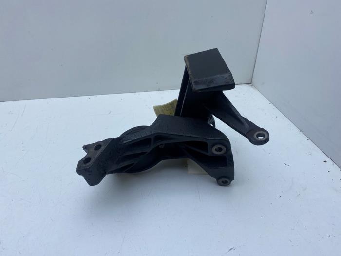Gebruikte Motorrubber Volvo V70 (GW/LW/LZ) 2.5 TDI Prijs € 50,00 Margeregeling aangeboden door Auto Demontage Elferink B.V.