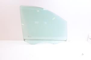 Gebruikte Deurruit 2Deurs rechts Mercedes Vito (447.6) 1.6 111 CDI 16V Prijs € 65,00 Margeregeling aangeboden door Auto Demontage Elferink B.V.