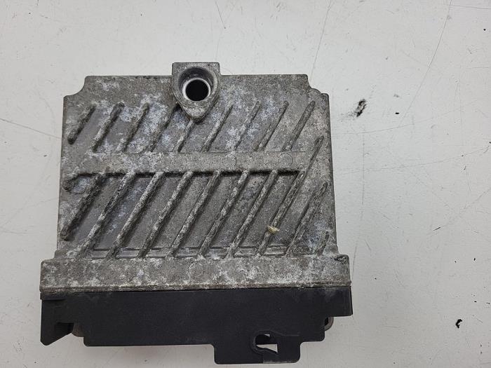 Gebruikte Computer ABS Volvo V40 (VW) 2.0 16V Prijs € 100,00 Margeregeling aangeboden door Auto Demontage Elferink B.V.