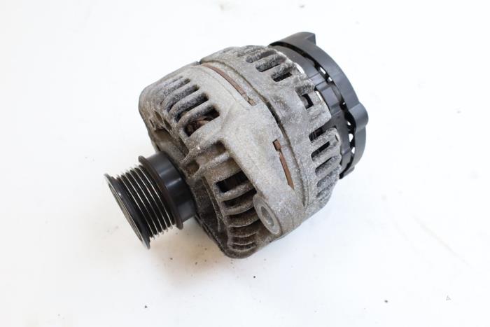 Gebruikte Dynamo Saab 9-3 II Sport Sedan (YS3F) 1.9 TiD 16V Prijs € 65,00 Margeregeling aangeboden door Auto Demontage Elferink B.V.