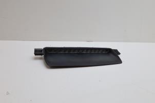 Gebruikte Remlicht Extra midden Saab 9-3 II Sport Sedan (YS3F) 1.9 TiD 16V Prijs € 25,00 Margeregeling aangeboden door Auto Demontage Elferink B.V.