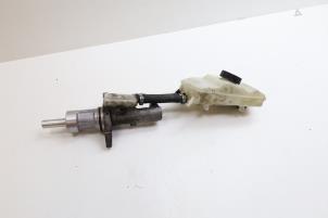 Gebruikte Hoofdremcilinder Mercedes Vito (639.6) 2.2 111 CDI 16V Prijs € 40,00 Margeregeling aangeboden door Auto Demontage Elferink B.V.