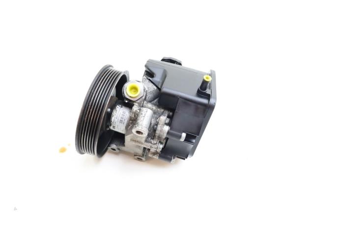 Gebruikte Pomp Servo Mercedes Vito (639.6) 2.2 111 CDI 16V Prijs € 90,00 Margeregeling aangeboden door Auto Demontage Elferink B.V.