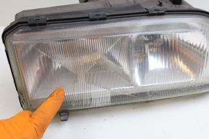 Gebruikte Koplamp rechts Volvo 850 2.5i GLE 10V Prijs € 40,00 Margeregeling aangeboden door Auto Demontage Elferink B.V.