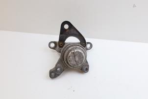 Gebruikte Motorsteun Volvo S60 II (FS) 1.6 T3 16V Prijs € 40,00 Margeregeling aangeboden door Auto Demontage Elferink B.V.