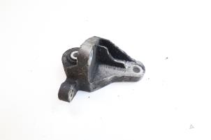 Gebruikte Motorsteun Volvo S60 II (FS) 1.6 T3 16V Prijs € 40,00 Margeregeling aangeboden door Auto Demontage Elferink B.V.