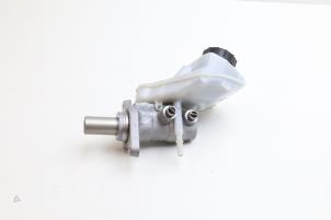 Gebruikte Hoofdremcilinder Volvo V60 Cross Country I (FZ) 2.0 D4 16V Prijs € 40,00 Margeregeling aangeboden door Auto Demontage Elferink B.V.