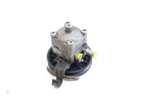 Gebruikte Servopomp Volvo V70 (SW) 2.4 D5 20V Prijs € 100,00 Margeregeling aangeboden door Auto Demontage Elferink B.V.