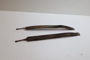 Gebruikte Tank Band Saab 900 I 2.0 i 16V Prijs € 50,00 Margeregeling aangeboden door Auto Demontage Elferink B.V.