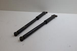 Gebruikte Schokbreker set Volvo V40 (MV) 1.6 D2 Prijs € 50,00 Margeregeling aangeboden door Auto Demontage Elferink B.V.