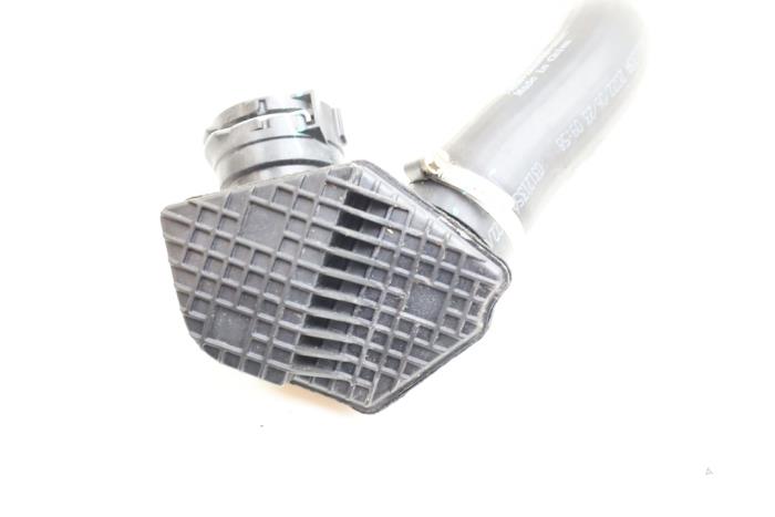 Gebruikte Intercooler Slang Lynk &amp; Co 01 1.5 PHEV Prijs € 50,00 Margeregeling aangeboden door Auto Demontage Elferink B.V.