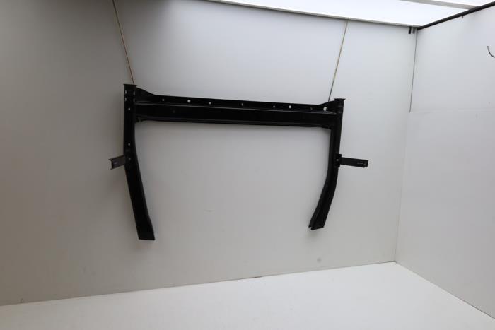 Gebruikte Subframe Lynk &amp; Co 01 1.5 PHEV Prijs € 300,00 Margeregeling aangeboden door Auto Demontage Elferink B.V.