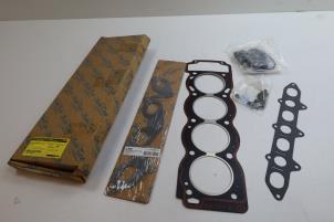 Gebruikte Koppakking Set Saab 900 I Combi Coupé 2.0 i 16V Prijs € 45,00 Margeregeling aangeboden door Auto Demontage Elferink B.V.