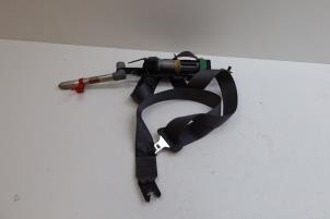 Gebruikte Veiligheidsgordel rechts-voor Volvo V70 (SW) 2.5 R Turbo 20V Prijs € 75,00 Margeregeling aangeboden door Auto Demontage Elferink B.V.