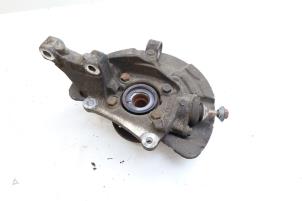 Gebruikte Fusee rechts-voor Volvo V70 (SW) 2.5 R Turbo 20V Prijs € 75,00 Margeregeling aangeboden door Auto Demontage Elferink B.V.