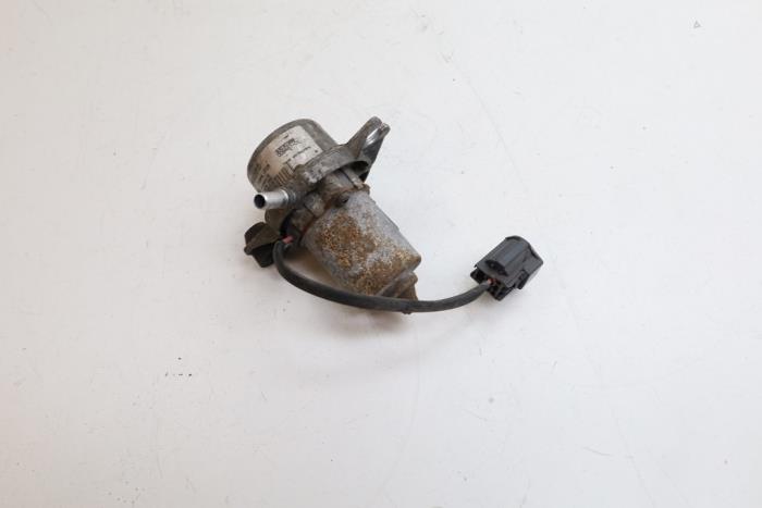Gebruikte Vacuumpomp Rembekrachtiging Volvo V70 (SW) 2.5 R Turbo 20V Prijs € 125,00 Margeregeling aangeboden door Auto Demontage Elferink B.V.
