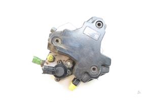 Gebruikte Dieselpomp Volvo V70 (BW) 2.4 D5 20V Prijs € 100,00 Margeregeling aangeboden door Auto Demontage Elferink B.V.