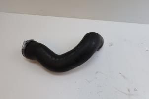 Gebruikte Intercooler Slang Volvo V70 (SW) 2.4 T 20V Prijs € 40,00 Margeregeling aangeboden door Auto Demontage Elferink B.V.