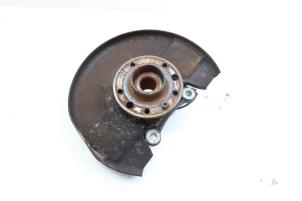 Gebruikte Fusee rechts-voor Saab 9-3 II (YS3F) 1.9 TTiD 16V Prijs € 65,00 Margeregeling aangeboden door Auto Demontage Elferink B.V.