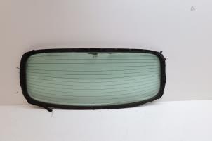 Gebruikte Ruit achter Saab 9-3 II (YS3F) 1.9 TTiD 16V Prijs € 125,00 Margeregeling aangeboden door Auto Demontage Elferink B.V.