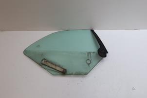 Gebruikte Ruit 2Deurs rechts-achter Saab 9-3 I (YS3D) 2.0t 16V Prijs € 75,00 Margeregeling aangeboden door Auto Demontage Elferink B.V.