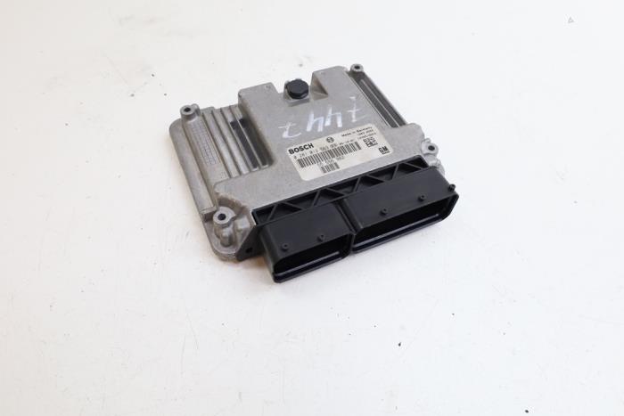 Gebruikte Inspuitcomputer Saab 9-5 Estate (YS3E) 1.9 TiD 16V Prijs € 100,00 Margeregeling aangeboden door Auto Demontage Elferink B.V.