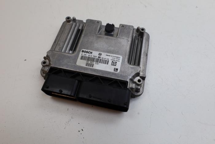 Gebruikte Inspuitcomputer Saab 9-5 (YS3E) 1.9 TiD 16V Prijs € 100,00 Margeregeling aangeboden door Auto Demontage Elferink B.V.