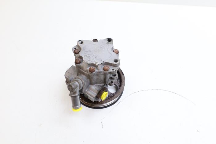 Gebruikte Servopomp Saab 9-5 Estate (YS3E) 2.0t 16V Prijs € 75,00 Margeregeling aangeboden door Auto Demontage Elferink B.V.