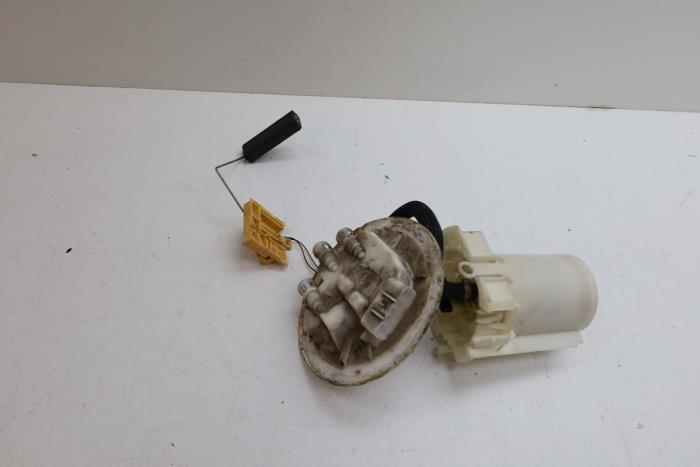 Gebruikte Tank element Pomp Saab 9-3 II Sport Sedan (YS3F) 2.0t 16V Prijs € 75,00 Margeregeling aangeboden door Auto Demontage Elferink B.V.