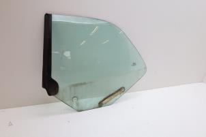 Gebruikte Ruit 2Deurs links-achter Saab 9-3 I (YS3D) 2.0t 16V Ecopower Prijs € 75,00 Margeregeling aangeboden door Auto Demontage Elferink B.V.