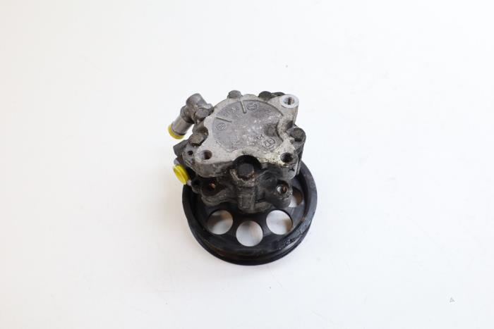 Gebruikte Servopomp Saab 9-5 Estate (YS3E) 2.3t 16V Prijs € 75,00 Margeregeling aangeboden door Auto Demontage Elferink B.V.