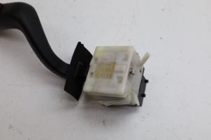 Gebruikte Pinker Schakelaar Saab 9-5 Estate (YS3E) 2.3t 16V Prijs € 50,00 Margeregeling aangeboden door Auto Demontage Elferink B.V.