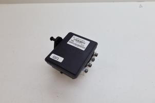 Gebruikte ABS Pomp Mercedes E (W213) E-220d 2.0 Turbo 16V Prijs € 350,00 Margeregeling aangeboden door Auto Demontage Elferink B.V.